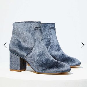 SOLD Blue suede booties! 💎